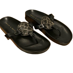 Kelly & Katie Black Thong Sandals Size 6